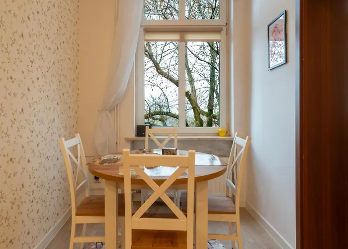 Urban Harmony By Bookinghost